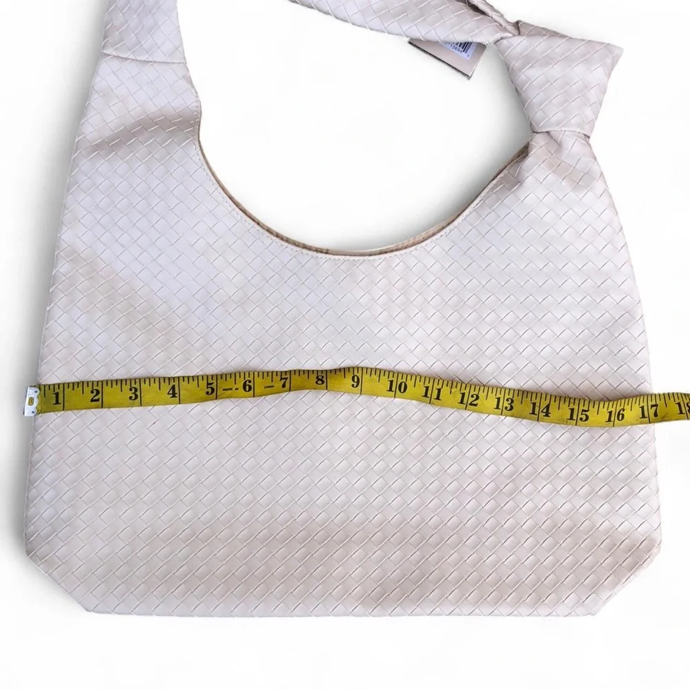 White beige faux leather shoulder hand hobo slouchy bag purse knot strap woven